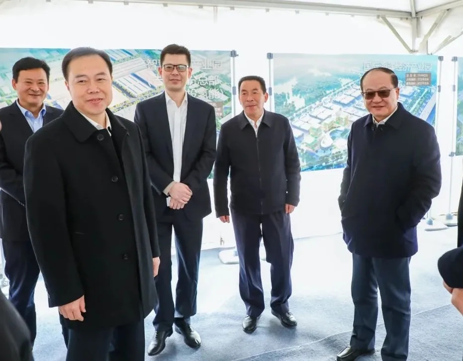 易鐵軍出席吉林省交通材料產(chǎn)業(yè)園項(xiàng)目開工儀式 易鐵軍出席吉林省交通材料產(chǎn)業(yè)園項(xiàng)目開工儀式