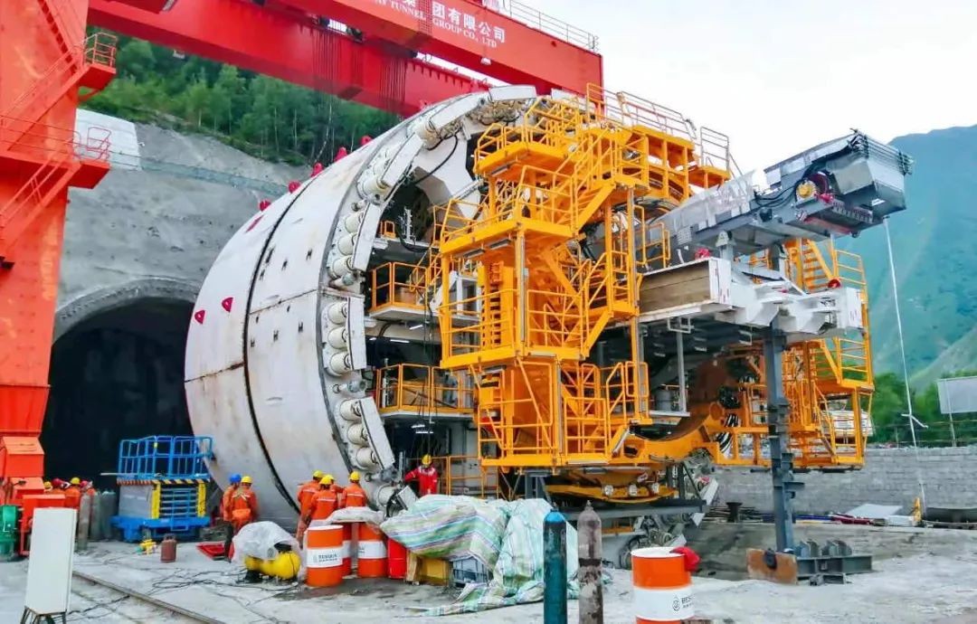 全球最大直徑TBM “高加索號”在格魯吉亞開始步進 全球最大直徑TBM “高加索號”在格魯吉亞開始步進