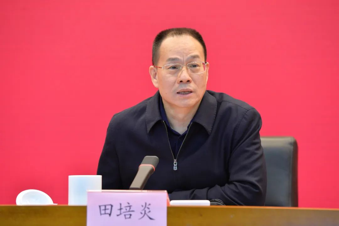 學(xué)習(xí)貫徹黨的二十大精神中央宣講團(tuán)報(bào)告會(huì)在國(guó)資國(guó)企系統(tǒng)舉行 學(xué)習(xí)貫徹黨的二十大精神中央宣講團(tuán)報(bào)告會(huì)在國(guó)資國(guó)企系統(tǒng)舉行