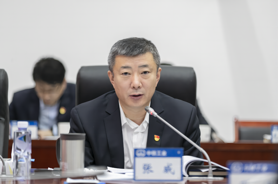 中國中鐵黨委常委、副總裁、總工程師孔遁參加指導(dǎo)中鐵工業(yè)黨委2022年度黨員領(lǐng)導(dǎo)干部民主生活會(huì),并慰問勞模先進(jìn)代表 中國中鐵黨委常委、副總裁、總工程師孔遁參加指導(dǎo)中鐵工業(yè)黨委2022年度黨員領(lǐng)導(dǎo)干部民主生活會(huì),并慰問勞模先進(jìn)代表