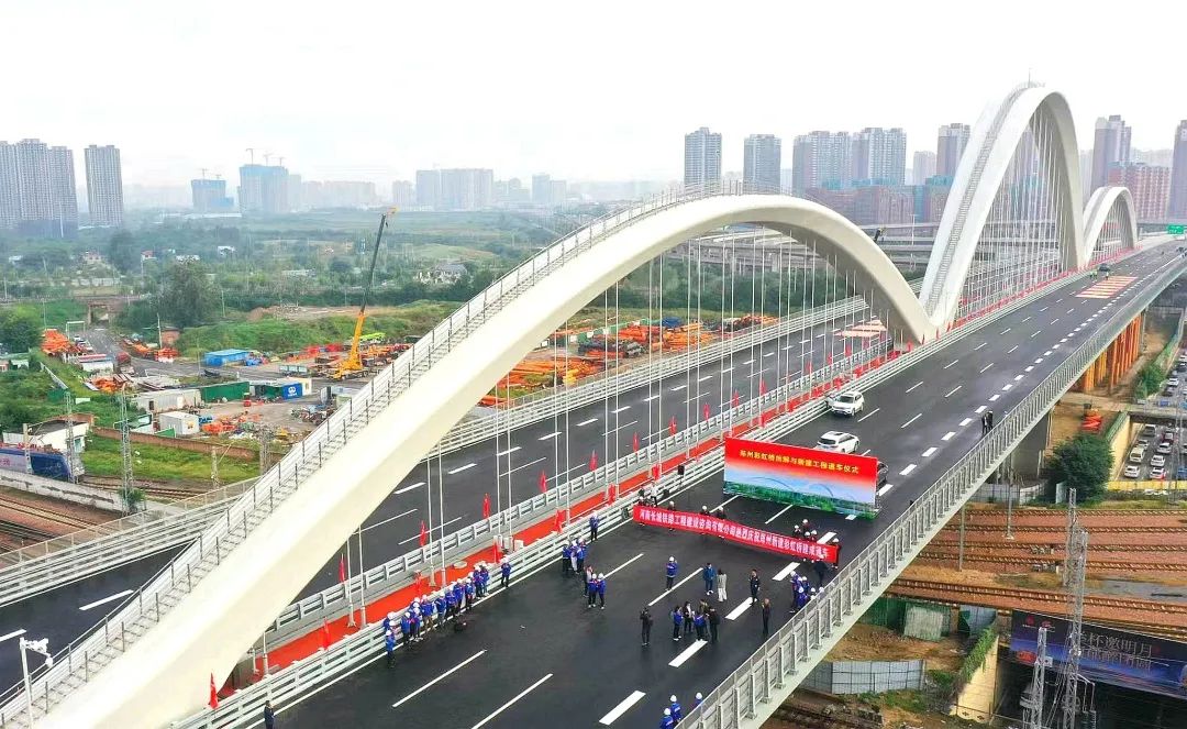 滹沱河特大橋、鄭州新建彩虹橋同時通車 滹沱河特大橋、鄭州新建彩虹橋同時通車