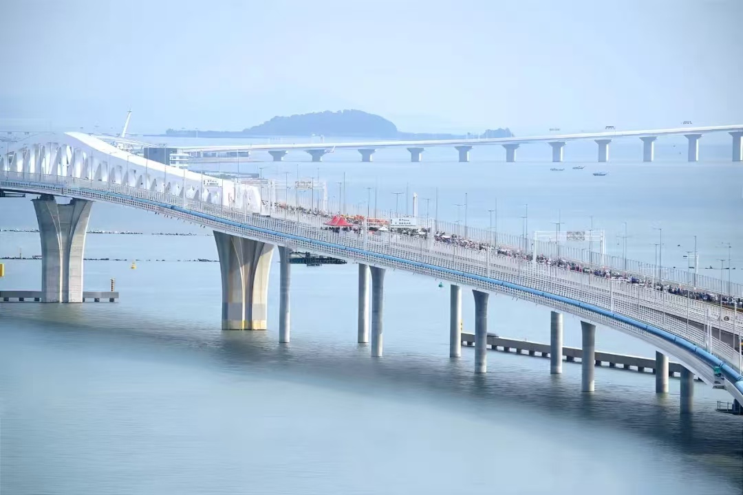 澳門大橋正式通車,“四橋飛架”助澳騰飛 澳門大橋正式通車,“四橋飛架”助澳騰飛