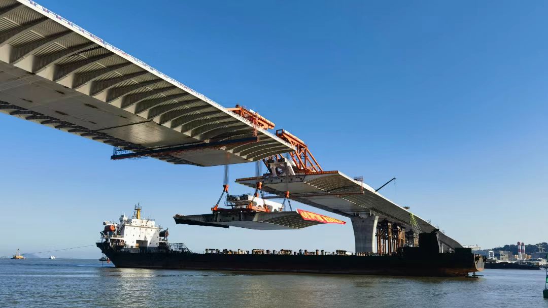 澳門大橋正式通車,“四橋飛架”助澳騰飛 澳門大橋正式通車,“四橋飛架”助澳騰飛