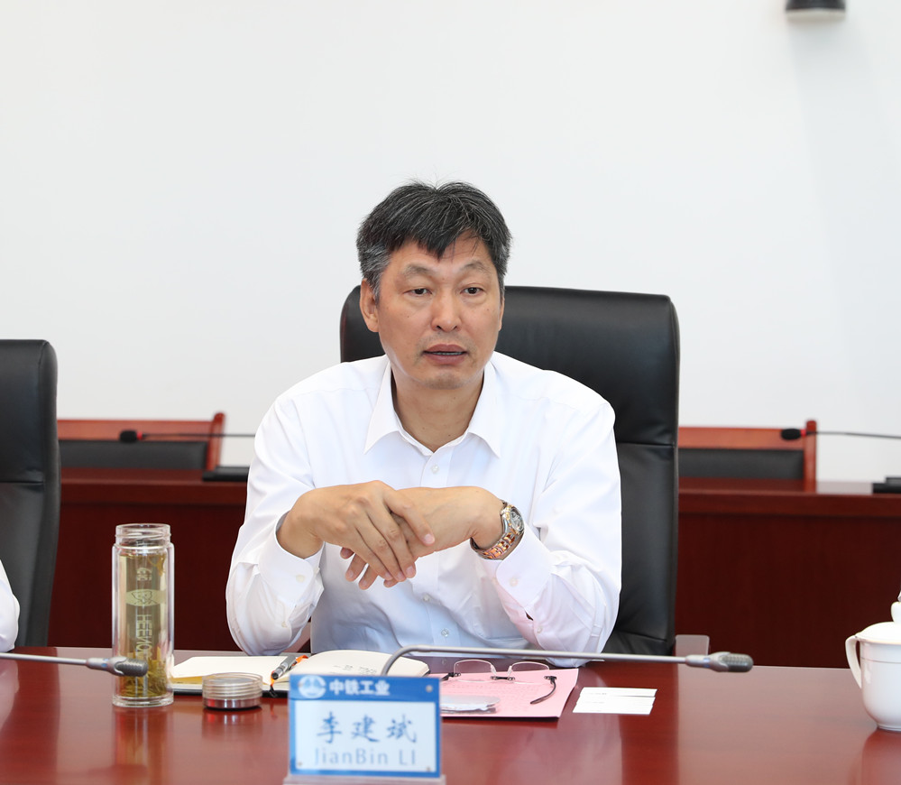 波士頓咨詢集團全球董事長漢斯-保羅·博克納一行到中鐵工業(yè)交流座談 波士頓咨詢集團全球董事長漢斯-保羅·博克納一行到中鐵工業(yè)交流座談