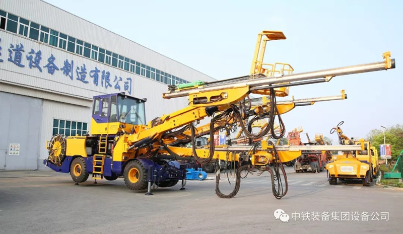 隧道施工神器———中鐵裝備三臂鑿巖臺(tái)車 隧道施工神器———中鐵裝備三臂鑿巖臺(tái)車