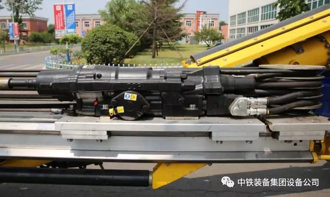 隧道施工神器———中鐵裝備三臂鑿巖臺(tái)車 隧道施工神器———中鐵裝備三臂鑿巖臺(tái)車