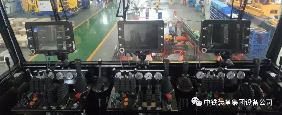 隧道施工神器———中鐵裝備三臂鑿巖臺(tái)車 隧道施工神器———中鐵裝備三臂鑿巖臺(tái)車