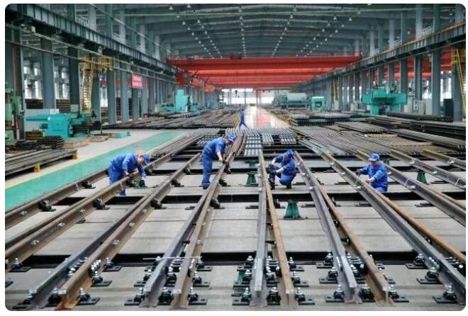 中鐵工業(yè)參建渝貴鐵路正式開通運(yùn)營 中鐵工業(yè)參建渝貴鐵路正式開通運(yùn)營