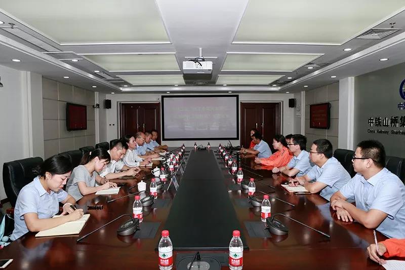 從黨的一大代表王盡美到黨的十九大代表王中美,中鐵工業(yè)人這樣傳承初心 從黨的一大代表王盡美到黨的十九大代表王中美,中鐵工業(yè)人這樣傳承初心