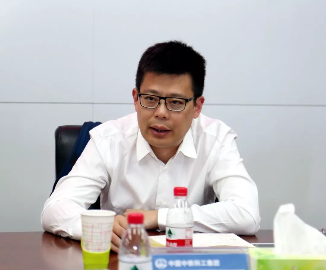 中鐵工業(yè)黨委書記、董事長(zhǎng)易鐵軍一行到中鐵科工調(diào)研 中鐵工業(yè)黨委書記、董事長(zhǎng)易鐵軍一行到中鐵科工調(diào)研