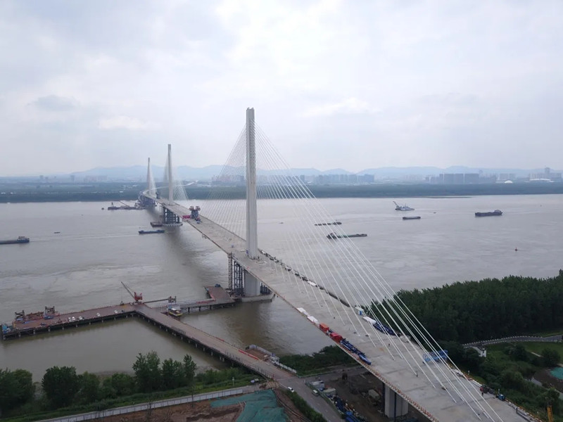 南京長(zhǎng)江第五大橋“零誤差”合龍