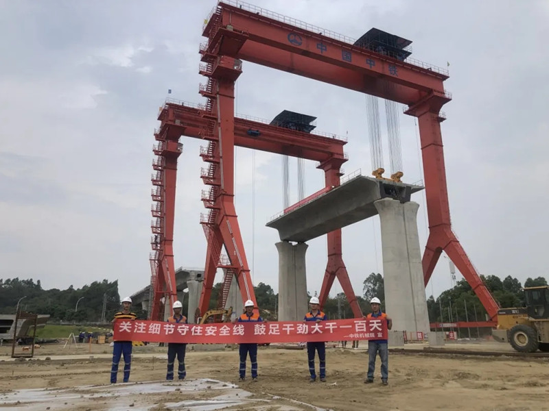 “48米大長(zhǎng)腿”成功首提！ 提梁機(jī)家族又有新成員