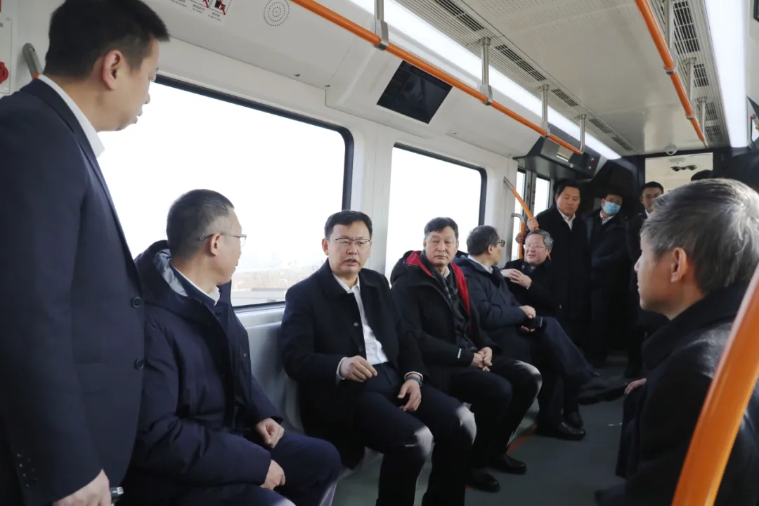 中國中鐵總裁陳文健到中鐵工業(yè)調(diào)研空軌產(chǎn)業(yè) 中國中鐵總裁陳文健到中鐵工業(yè)調(diào)研空軌產(chǎn)業(yè)